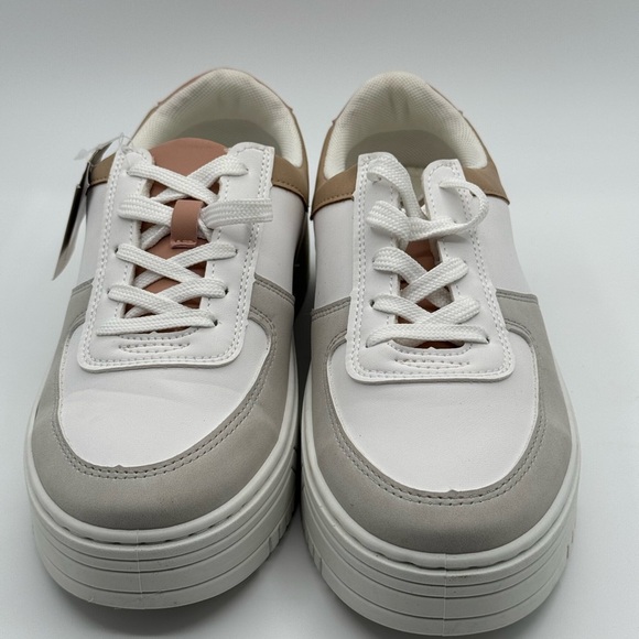 Falls Creek Memory Foam White and Tan Sneakers size 9 NEW - Picture 3 of 7
